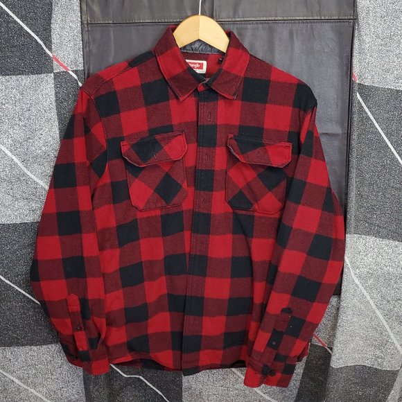 Wrangler Fleece Plaid Button Down size Medium - Picture 1 of 4